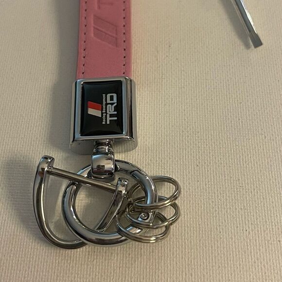 TRD Toyota Key Fob Keychain with Logo in Pink Leather NWT - Picture 4 of 6